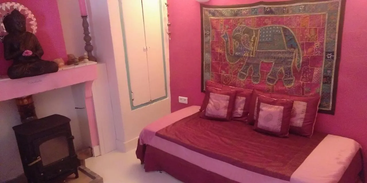 Bienvenue A La Source Dans Une Maison De Charme Apt 0*,  France